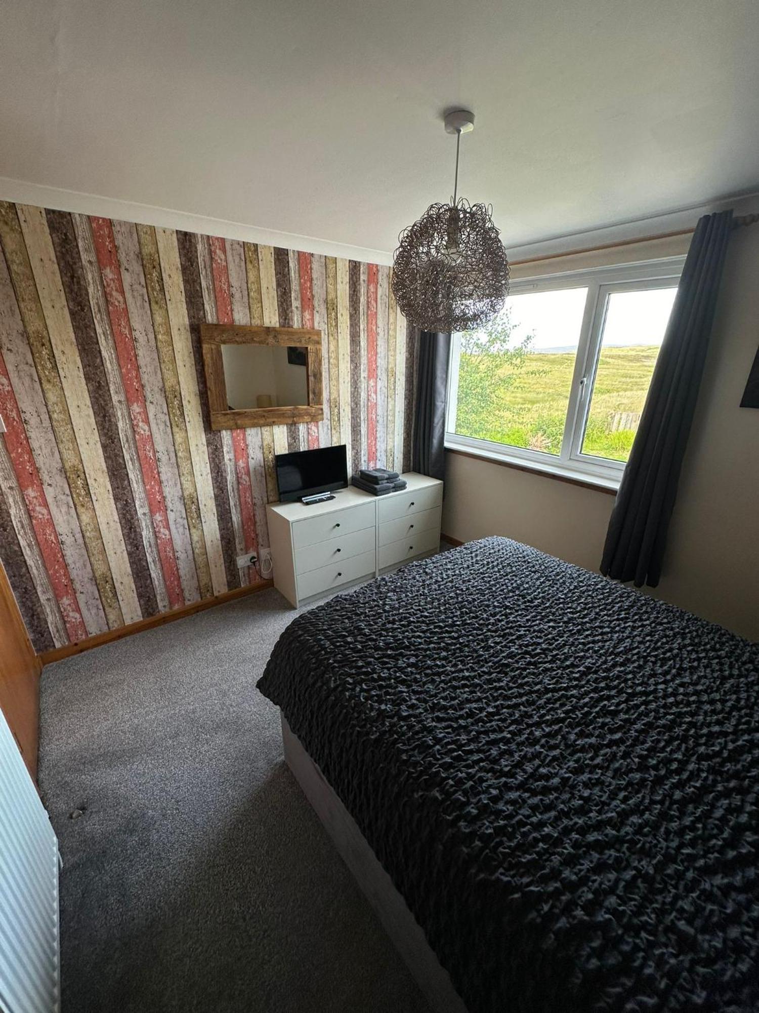 Апартаменты Self Catering Spacious 2 Bed With Sea Views