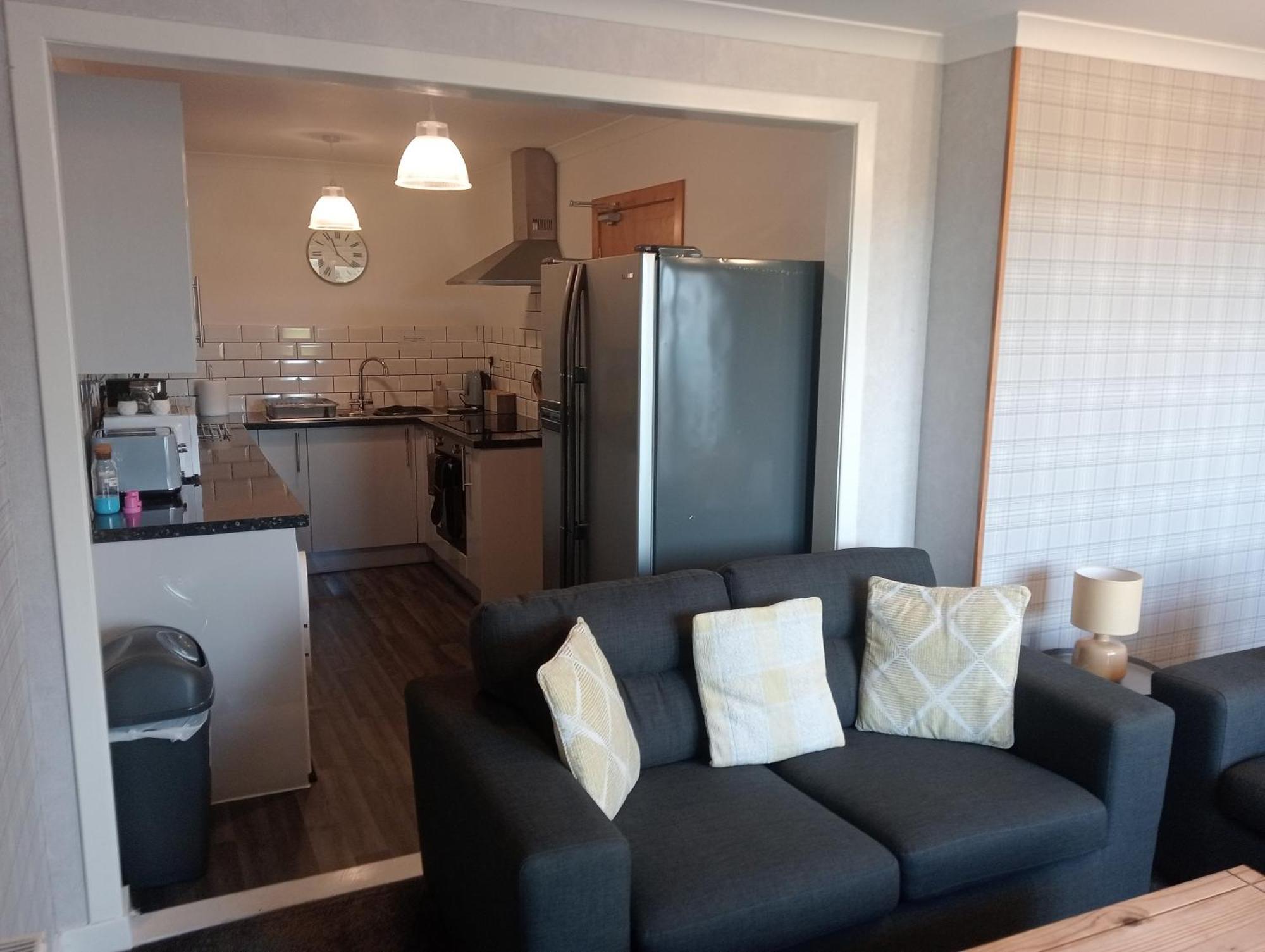Self Catering Spacious 2 Bed With Sea Views *